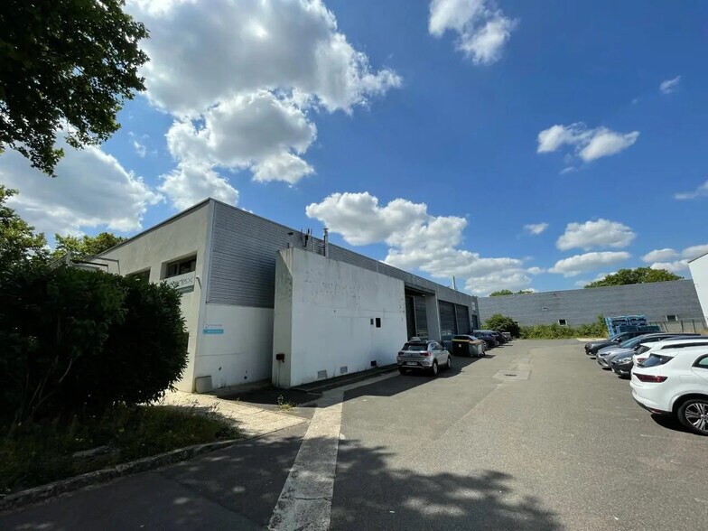 Local d’activités dans Bondoufle à louer - Photo de l’immeuble – Image 2 sur 11