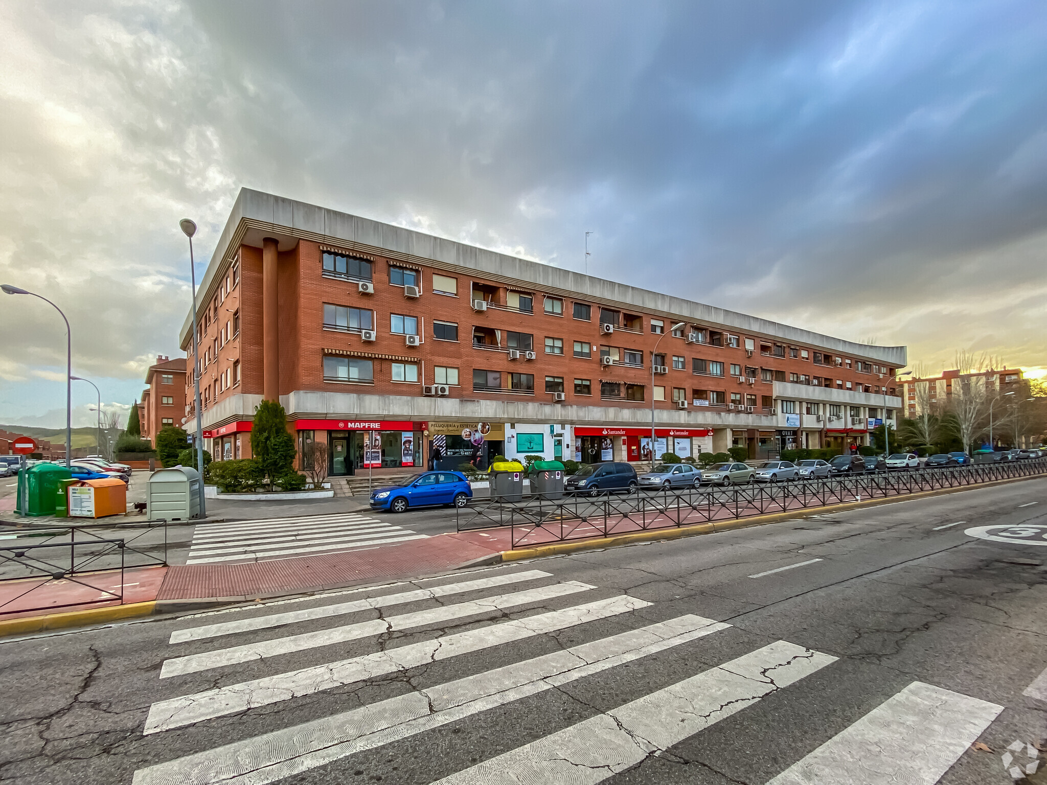 Immeuble residentiel dans Alcalá de Henares, Madrid à vendre Photo principale– Image 1 sur 4