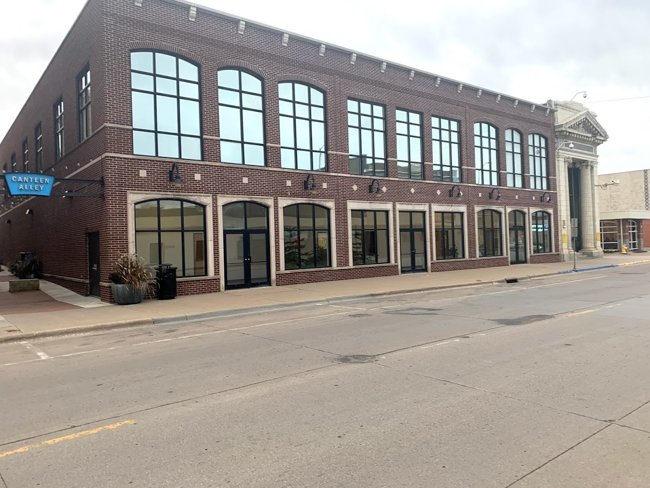 127 E Main St, Ottumwa, IA à louer Photo principale– Image 1 sur 12