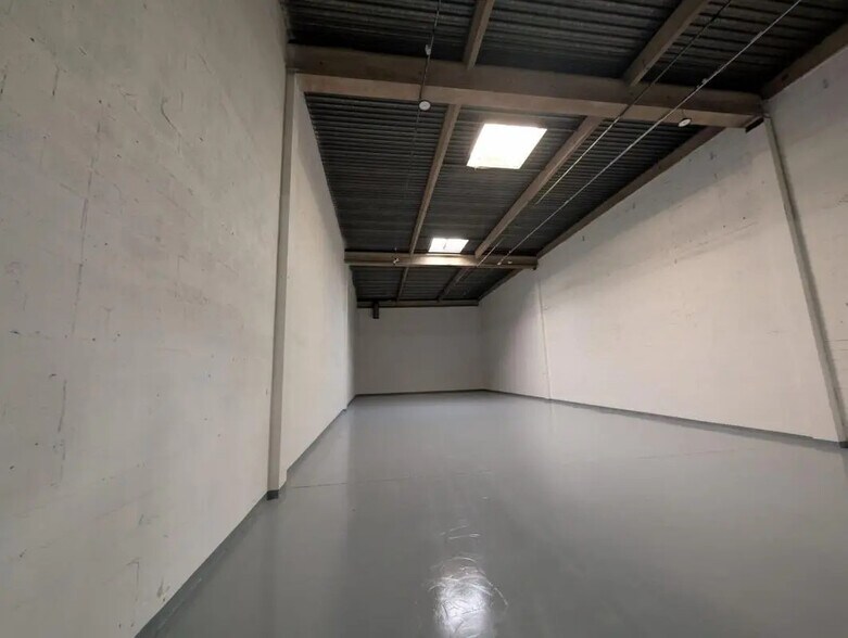 86-114 Avenue Louis Roche, Gennevilliers à louer - Photo de l’immeuble – Image 3 sur 14