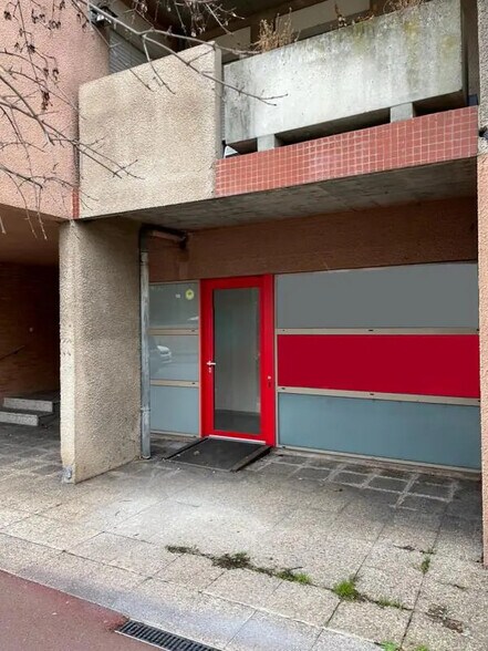 Local d’activités dans Montauban à louer - Photo de l’immeuble – Image 2 sur 8