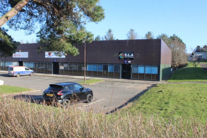 2-7 Adam Sq, Livingston à louer - Photo de l’immeuble – Image 1 sur 3
