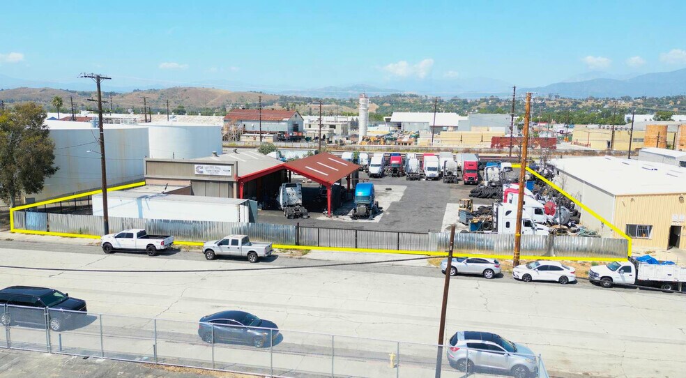 1573 W 2nd St, Pomona, CA à vendre - Photo de l’immeuble – Image 1 sur 3