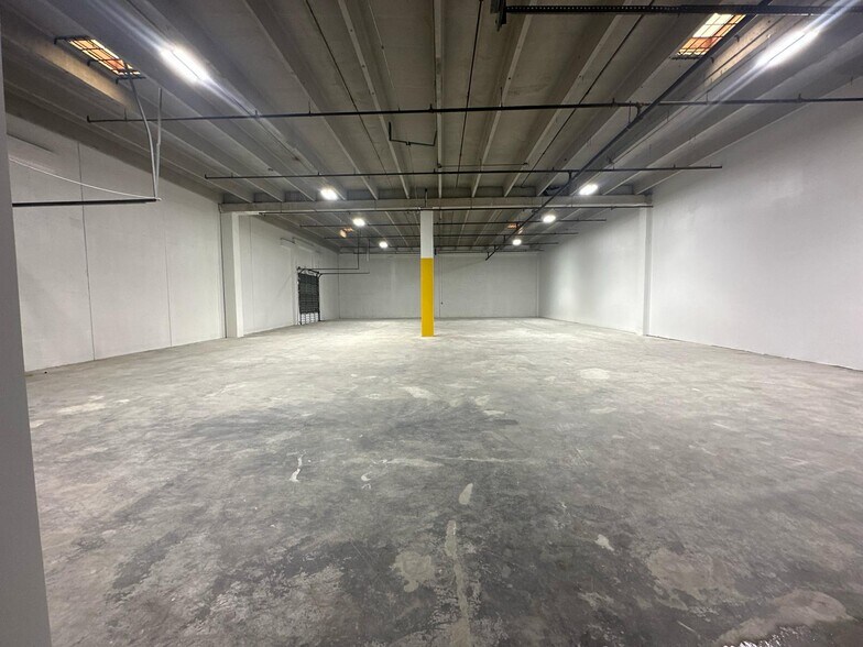 7249 NW 33rd St, Miami, FL à louer - Photo de l’immeuble – Image 2 sur 3