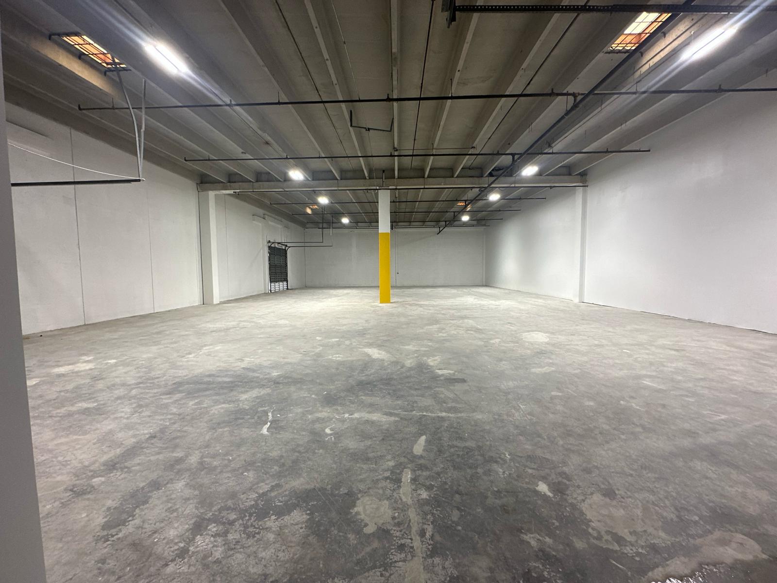 7214-7294 NW 34th St, Miami, FL à louer Photo de l’immeuble– Image 1 sur 2
