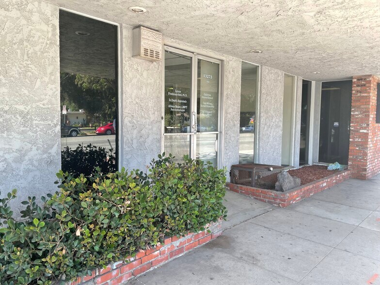 13273 Ventura Blvd, Studio City, CA à louer - Photo de l’immeuble – Image 2 sur 9