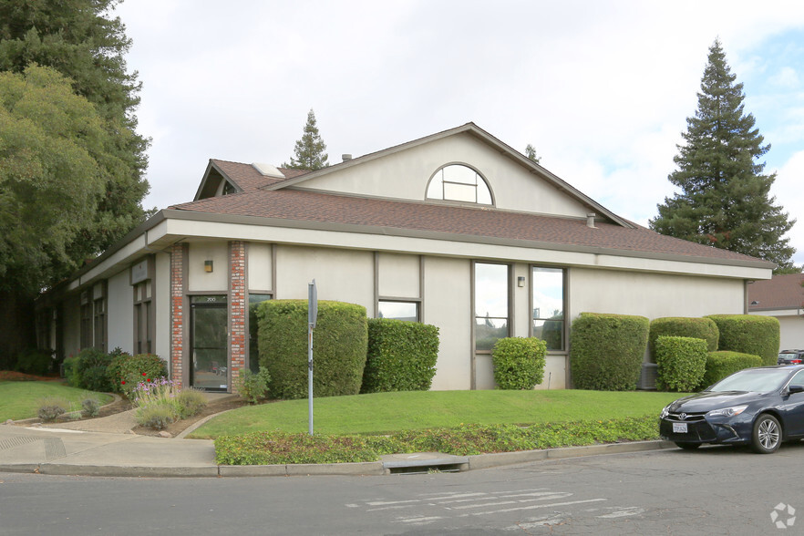 700-798 California Blvd, Napa, CA à louer - Photo principale – Image 2 sur 8