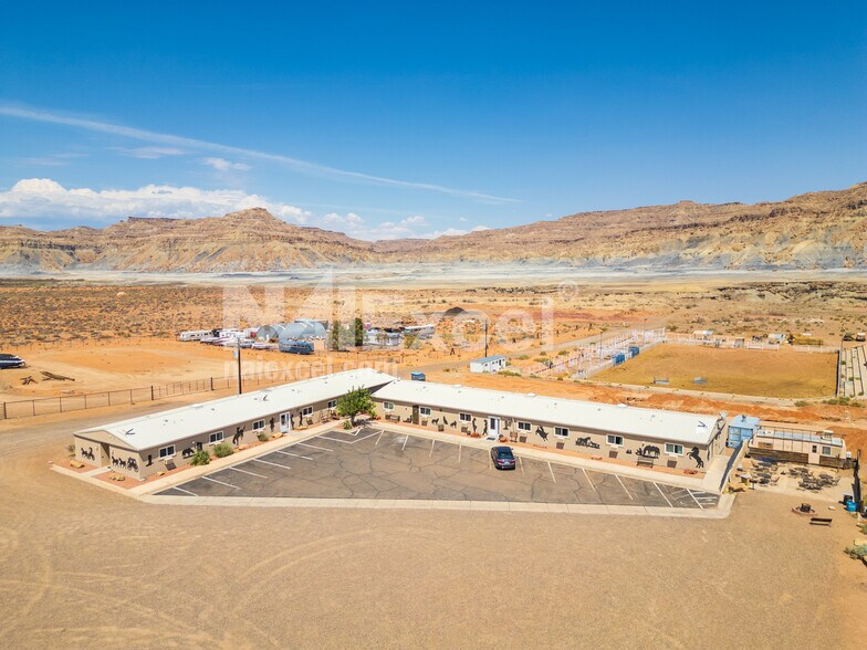 605 S Independence Dr, Big Water, UT à vendre - Photo de l’immeuble – Image 1 sur 4