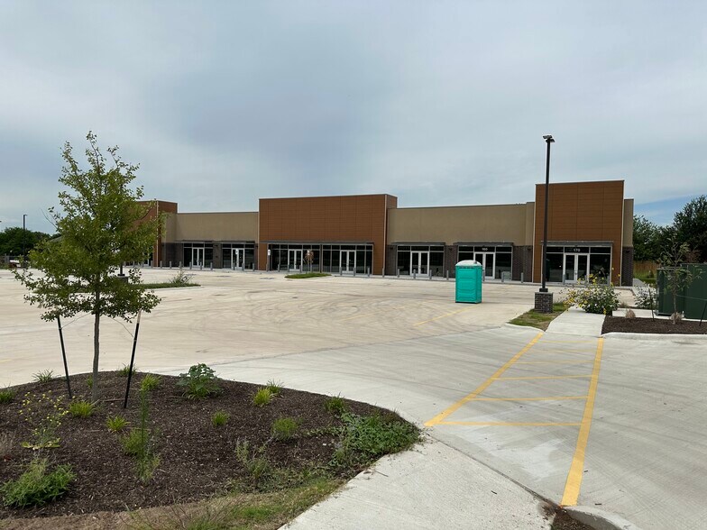 1050 Bunton Creek Rd, Kyle, TX à louer - Photo de l’immeuble – Image 3 sur 9