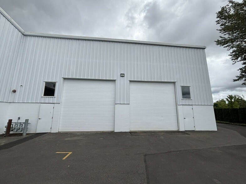 2820 SE 58th Ct, Hillsboro, OR à louer - Photo de l’immeuble – Image 2 sur 2