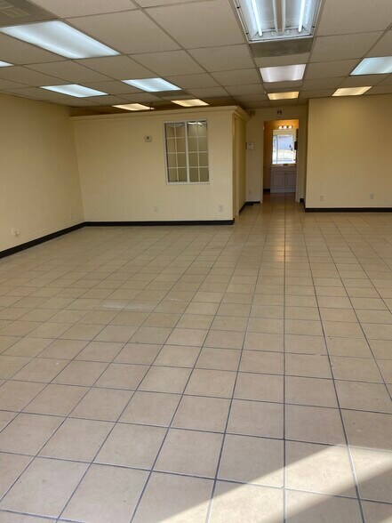 943 Imperial Ave, Calexico, CA à louer - Photo de l’immeuble – Image 3 sur 8