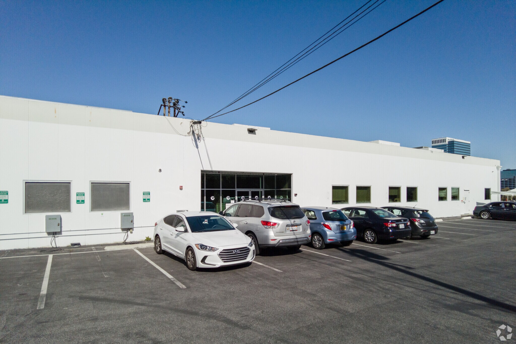 1325 E El Segundo Blvd, El Segundo, CA à louer Photo de l’immeuble– Image 1 sur 53