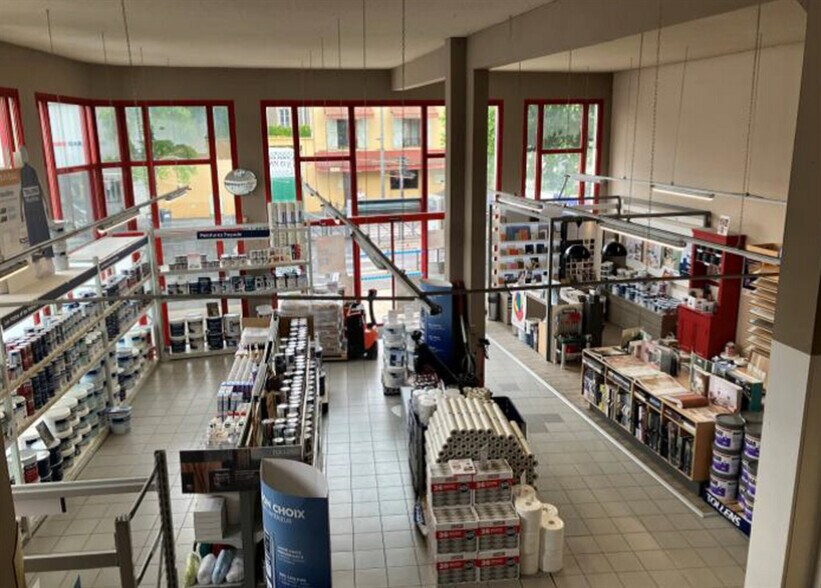 Local commercial dans Houilles à louer - Photo de l’immeuble – Image 3 sur 5