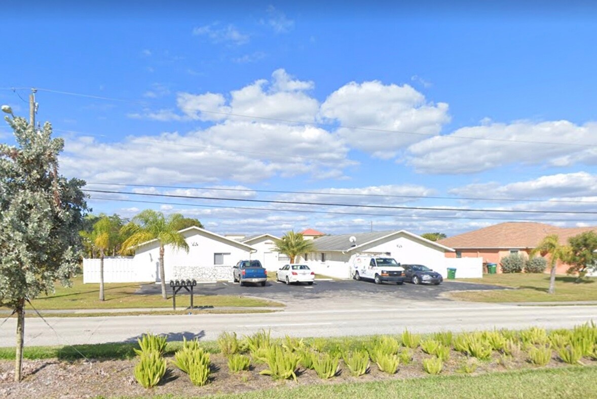 403 Hancock Bridge Pkwy, Cape Coral, FL à vendre Photo principale– Image 1 sur 31