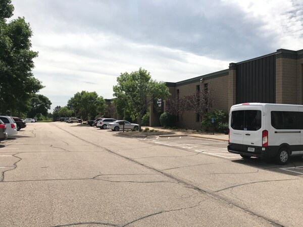 5240-5300 Valley Industrial Blvd S, Shakopee, MN à louer - Photo de l’immeuble – Image 3 sur 13