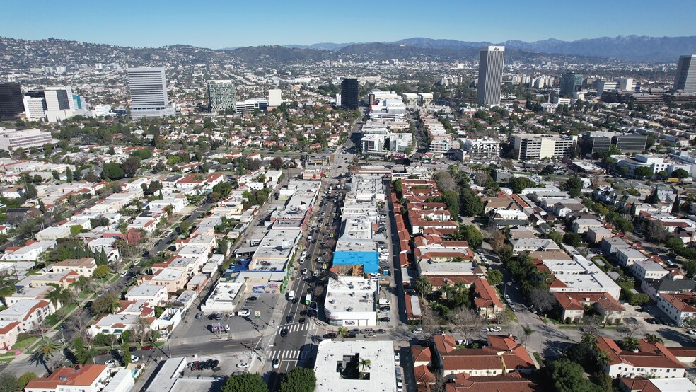 1066-1070 S Fairfax Ave, Los Angeles, CA à louer - Photo de l’immeuble – Image 3 sur 62