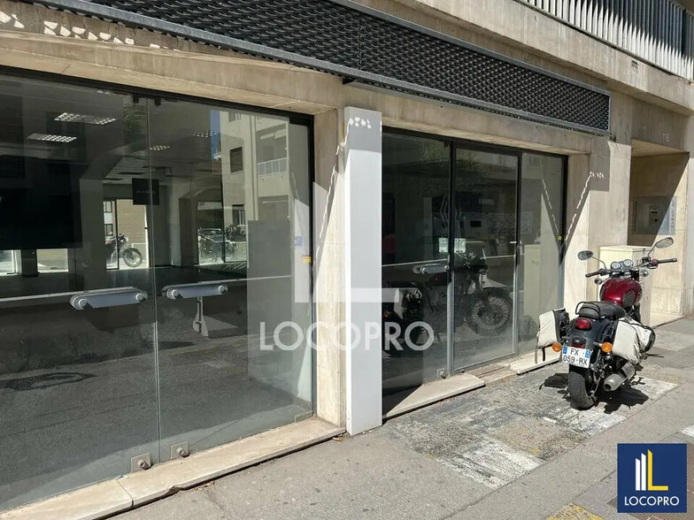 Local commercial dans Marseille à louer - Photo de l’immeuble – Image 1 sur 6