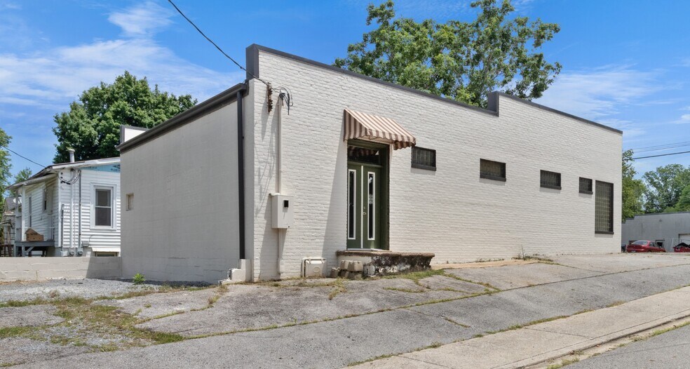 628 Cumberland Dr, Clarksville, TN à louer - Photo de l’immeuble – Image 3 sur 12