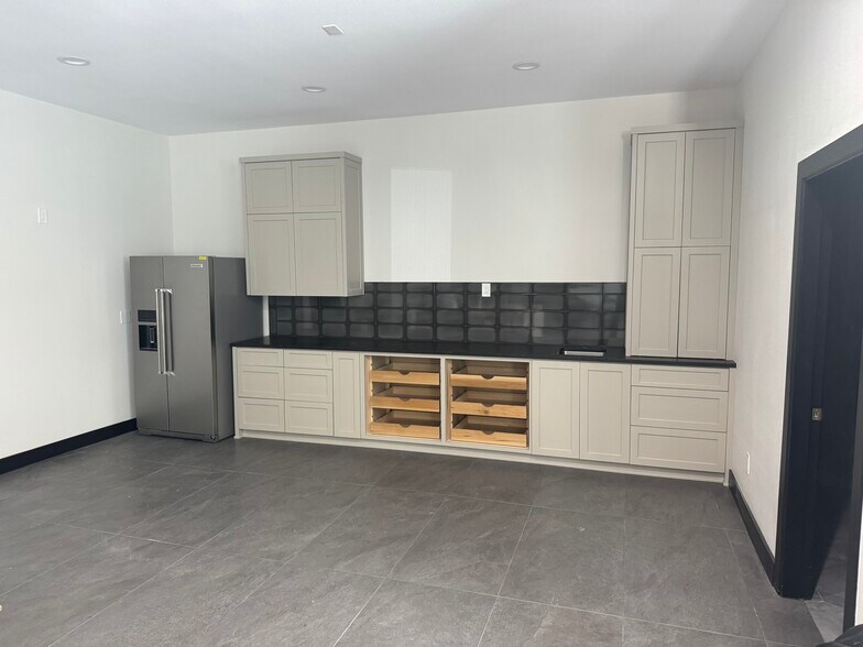 121 W 6th St, Justin, TX à vendre - Photo de l’immeuble – Image 2 sur 12