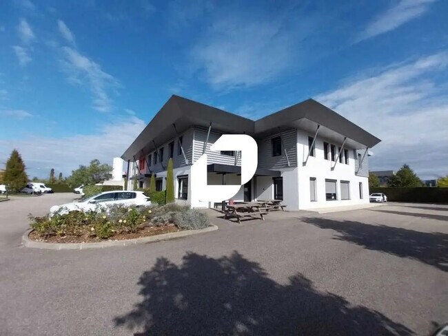 Plus de détails pour Bureau, Local d'activités à louer