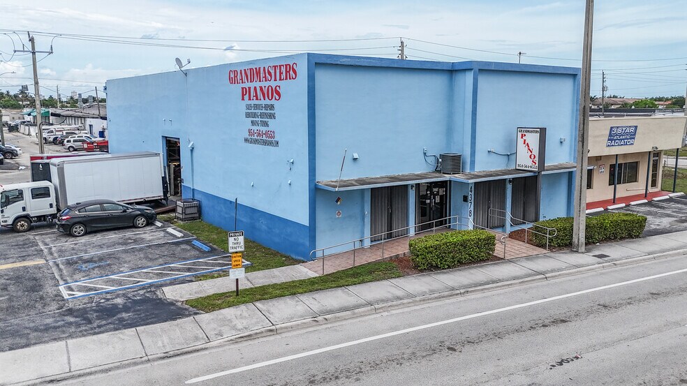 4378 N Dixie Hwy, Oakland Park, FL à vendre - Photo de l’immeuble – Image 2 sur 9