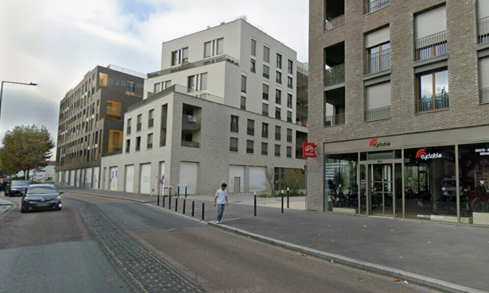 Local commercial dans Montreuil à louer - Photo de l’immeuble – Image 2 sur 11