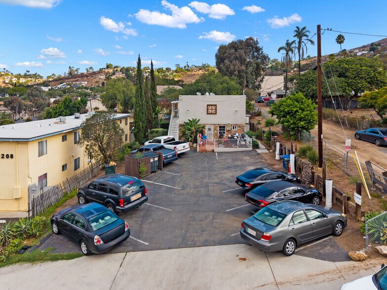 9210 Harness St, Spring Valley, CA à vendre - Photo de l’immeuble – Image 2 sur 7