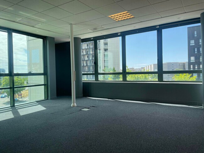 Plus de détails pour Bureau à louer