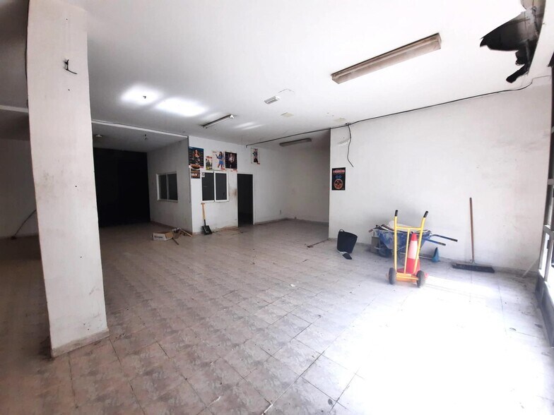 Local commercial dans Gandia, Valencia à vendre - Photo de l’immeuble – Image 3 sur 17
