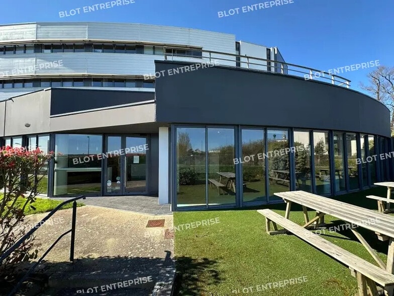 Bureau dans Caudan à vendre - Photo de l’immeuble – Image 1 sur 4