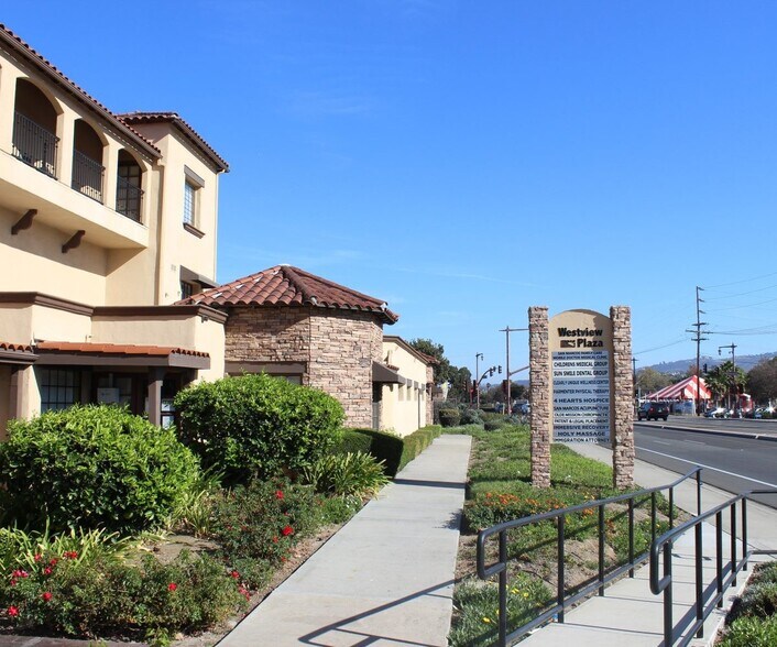 1582 W San Marcos Blvd, San Marcos, CA à louer - Photo de l’immeuble – Image 2 sur 5