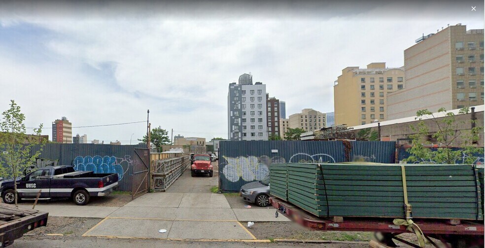 38-42 12th St, Long Island City, NY à louer - Photo de l’immeuble – Image 3 sur 6