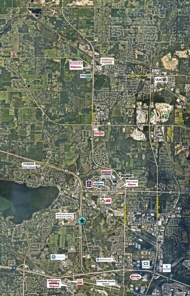 N27W25284 Bluemound Rd, Pewaukee, WI à vendre - Photo de l’immeuble – Image 3 sur 6