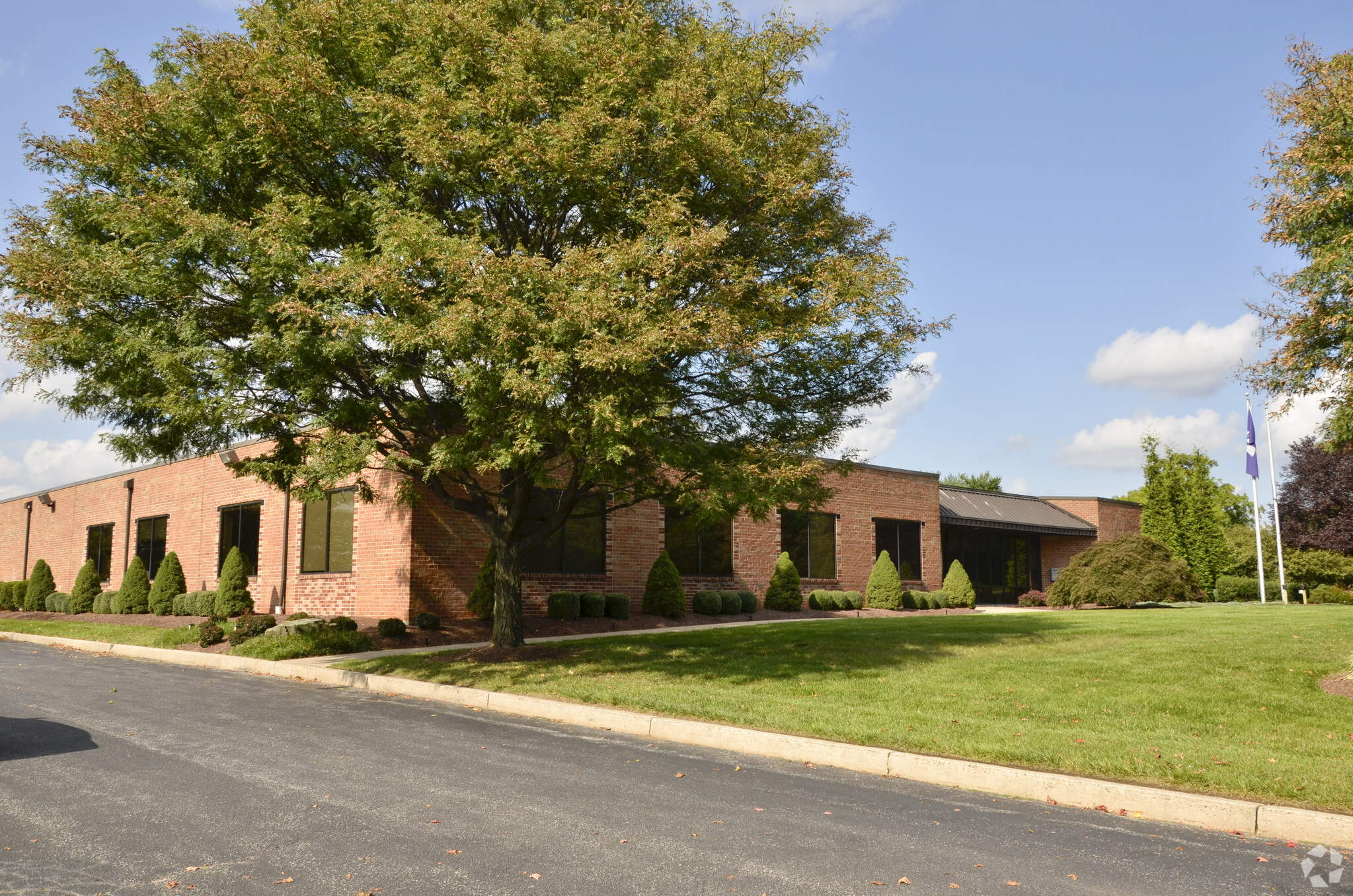 305 Harper Dr, Moorestown, NJ à louer Photo principale– Image 1 sur 3