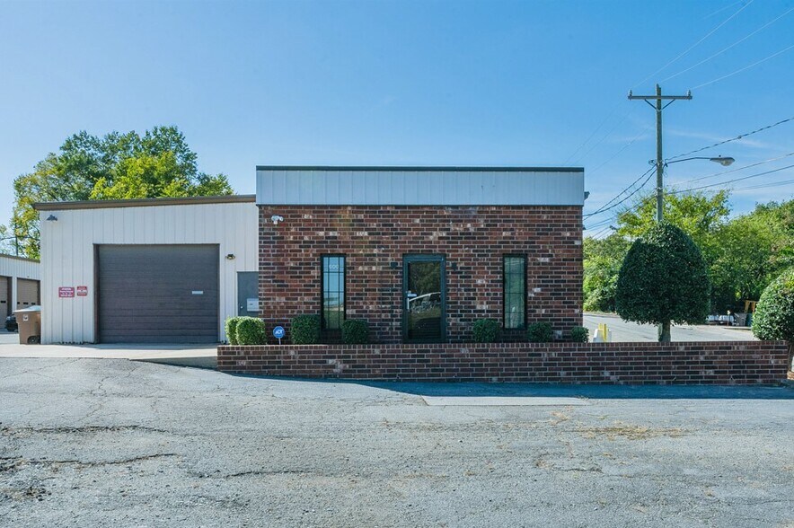 600 Tipton Pl, Greensboro, NC à louer - Photo de l’immeuble – Image 3 sur 4