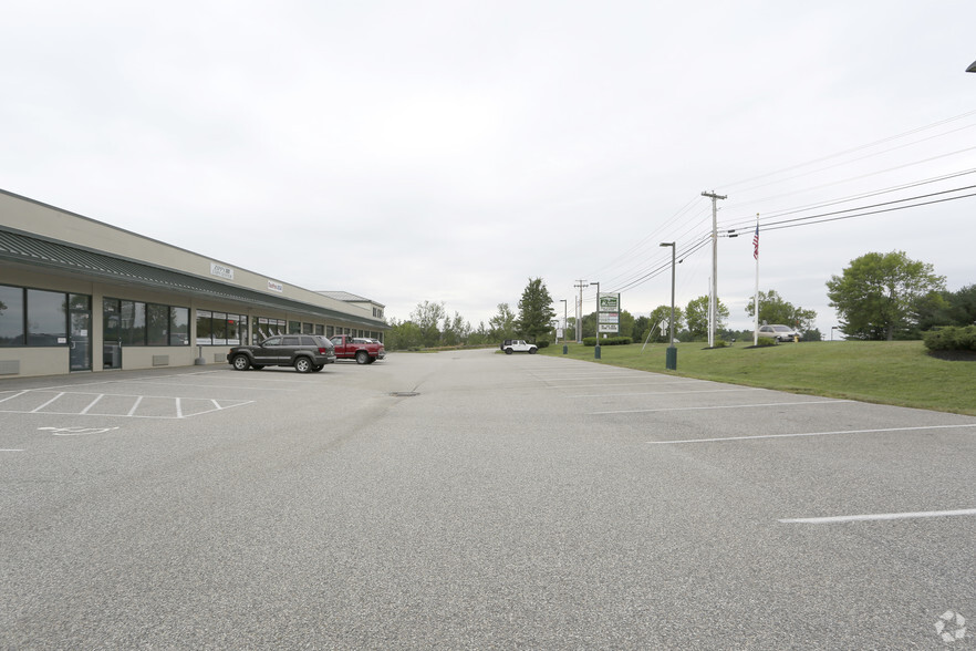 1397 Main St, Sanford, ME à louer - Photo de l’immeuble – Image 3 sur 8