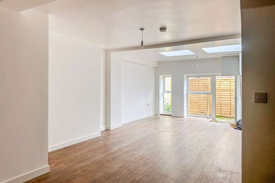 179 North Ln, Aldershot à vendre - Photo de l’immeuble – Image 3 sur 6