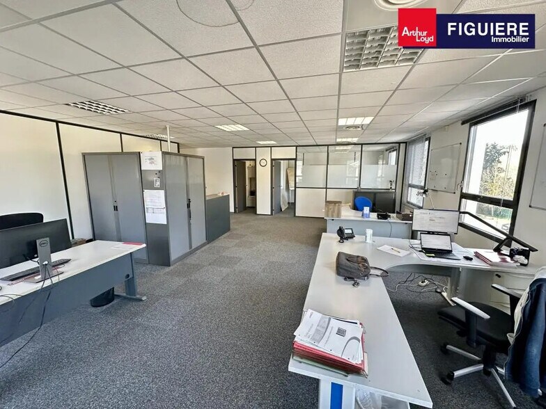 Bureau dans Meyreuil à louer - Photo de l’immeuble – Image 2 sur 10