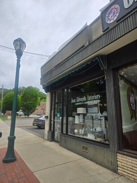 14 N Franklin Tpke, Ho Ho Kus, NJ à louer - Photo de l’immeuble – Image 2 sur 5