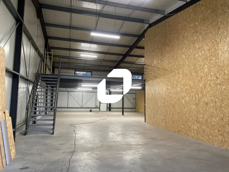 Local d’activités dans La Brède à louer Photo intérieure– Image 1 sur 7