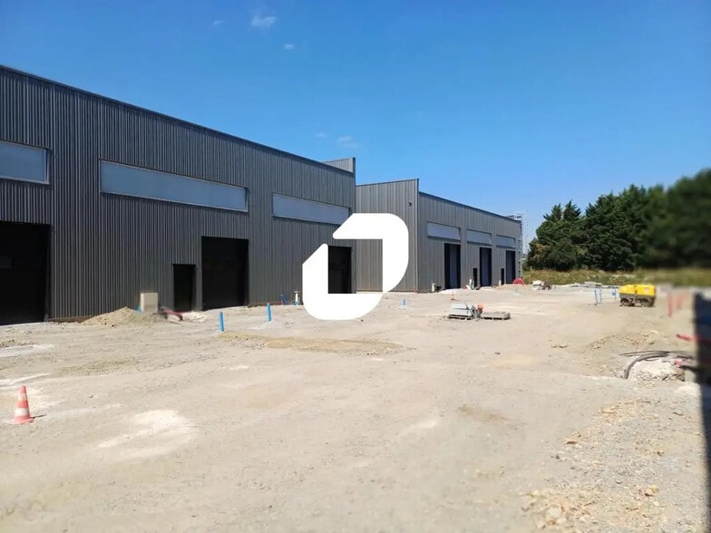 Local d'activités dans Thouaré-sur-Loire à vendre - Photo de l’immeuble – Image 3 sur 12