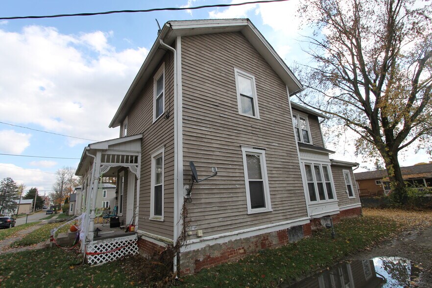 65 W College St, Fredericktown, OH à vendre - Photo de l’immeuble – Image 3 sur 4