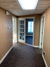 410 W Grand River Ave, Brighton, MI à louer Photo intérieure– Image 2 sur 9