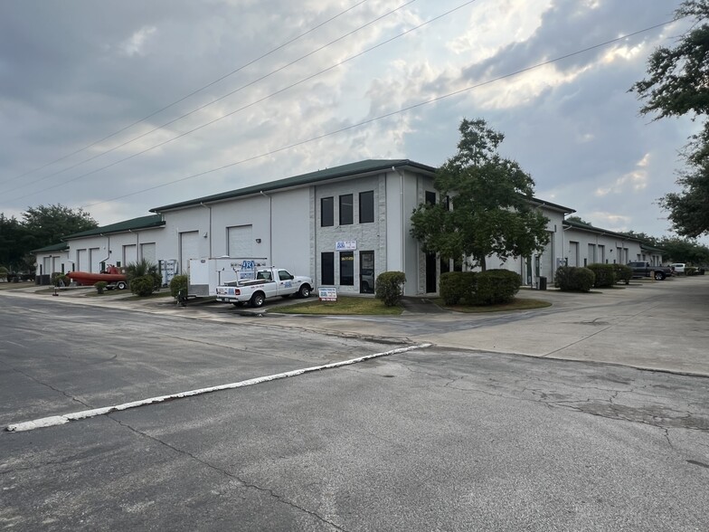 1506-1634 Old Daytona Cir, Deland, FL à louer - Photo de l’immeuble – Image 2 sur 8