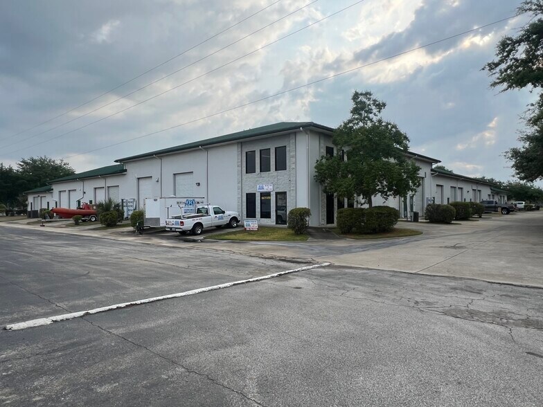 1506-1634 Old Daytona Cir, Deland, FL à louer - Photo de l’immeuble – Image 3 sur 10