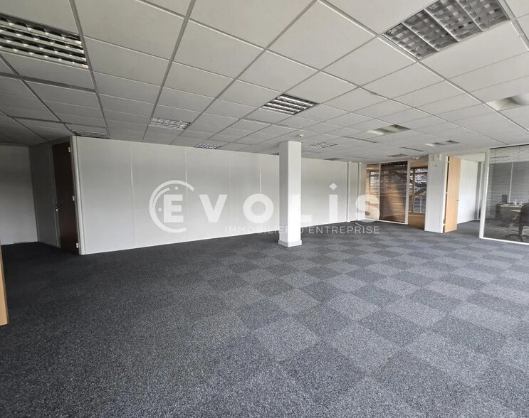 Bureau dans Orsay à louer - Photo intérieure – Image 3 sur 8