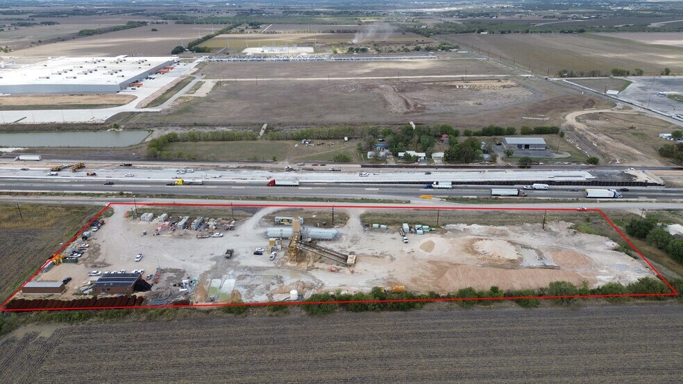 10833 E Interstate 10, Marion, TX à louer - Photo de l’immeuble – Image 1 sur 5