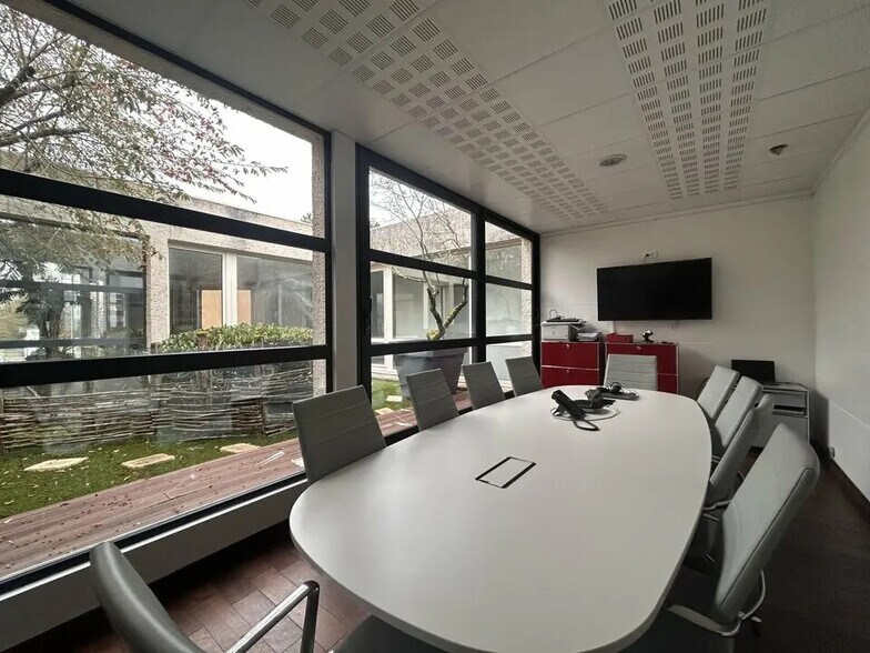 Bureau dans Saint-Apollinaire à vendre - Photo intérieure – Image 2 sur 12