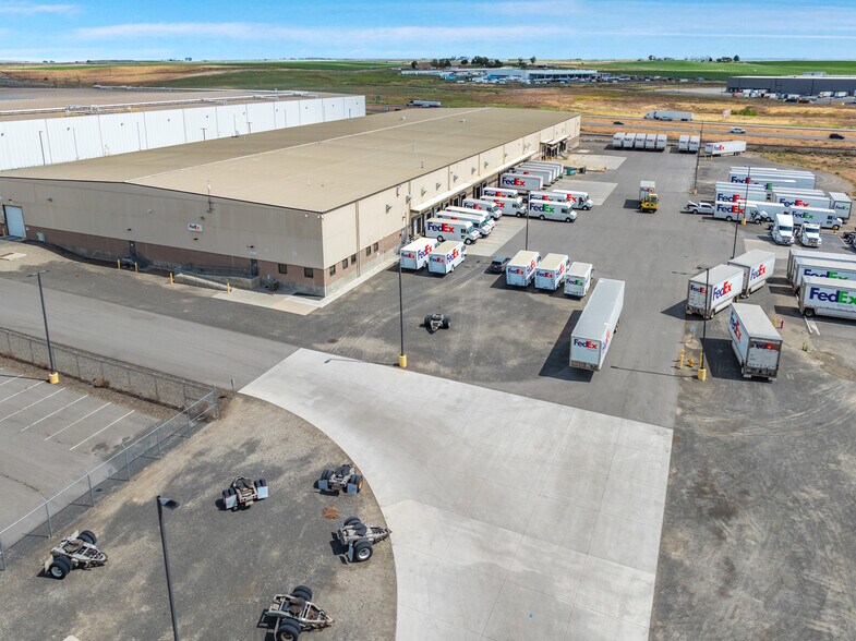 5515 Industrial Way, Pasco, WA à vendre - Photo de l’immeuble – Image 3 sur 8