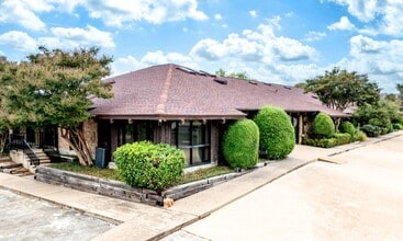 1721 Cimarron Trl, Hurst, TX à vendre Photo intérieure– Image 2 sur 6